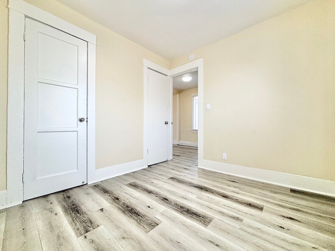 Primary Photo - 14375 Chatsworth Dr. San Fernando, CA 91340