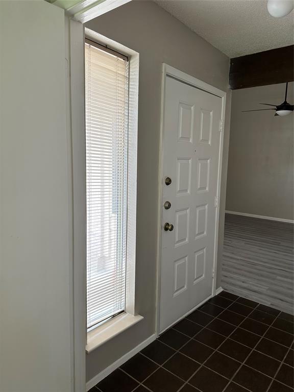 Building Photo - 2932 Meadowgrass Ln