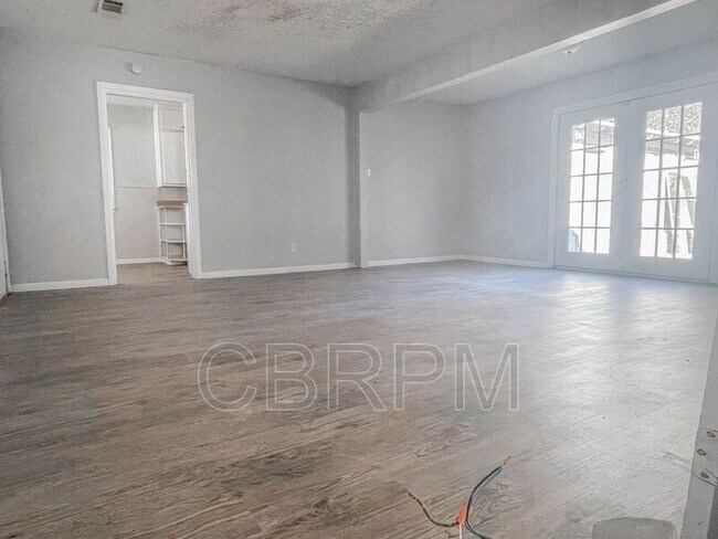 Building Photo - 2004 47th St