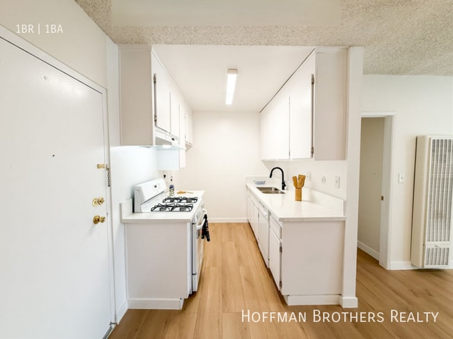 Building Photo - 5461 Kester Ave
