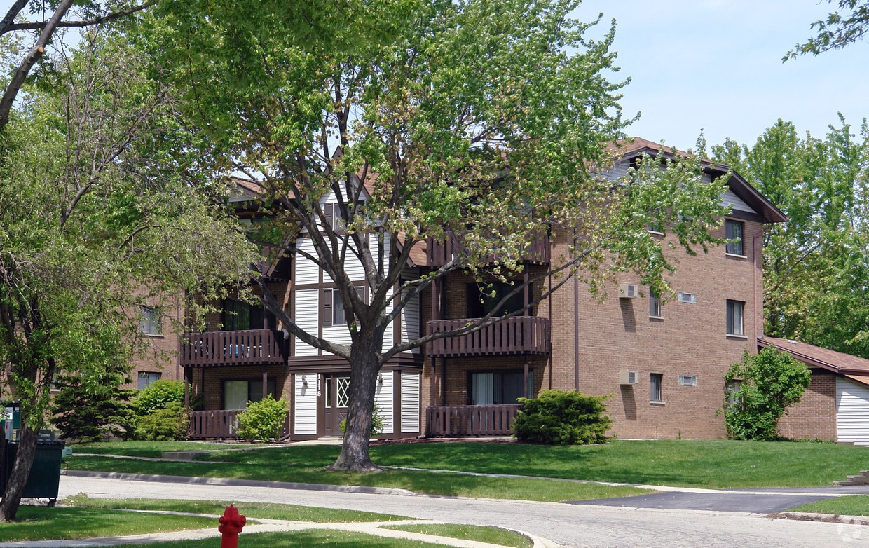 11141134 Chalet Dr, Darien, IL 60561 Apartments in Darien, IL