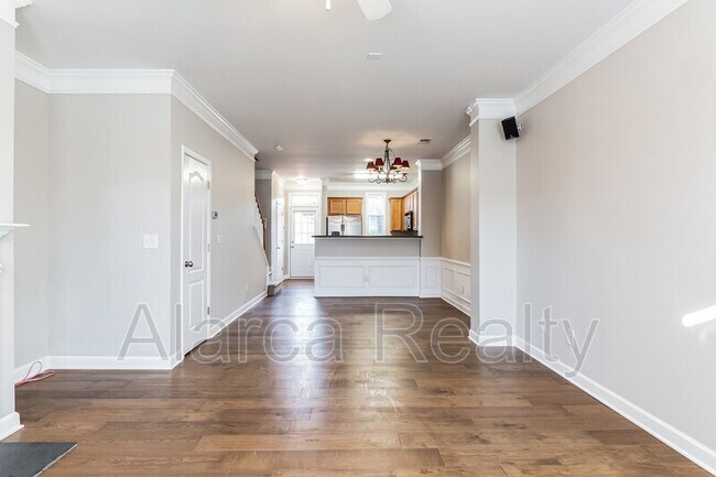 Building Photo - 8647 Beaver Creek Dr