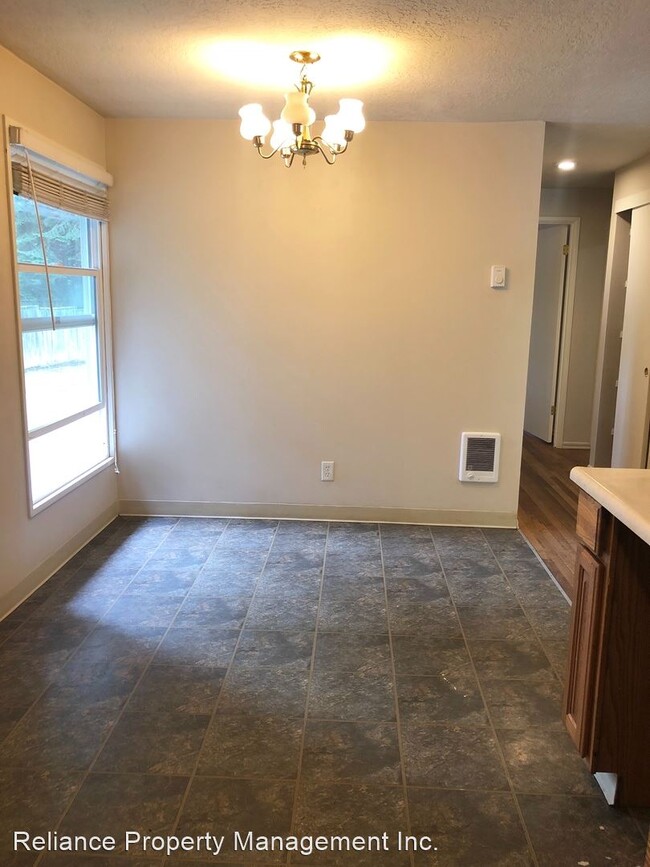 Building Photo - 3 br, 1 bath House - 16671 Lake Forest Blvd.