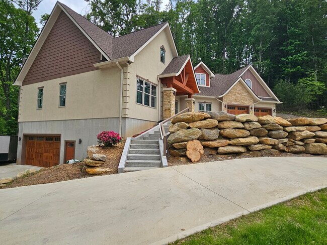 Foto del edificio - 281 Judson Ridge Rd