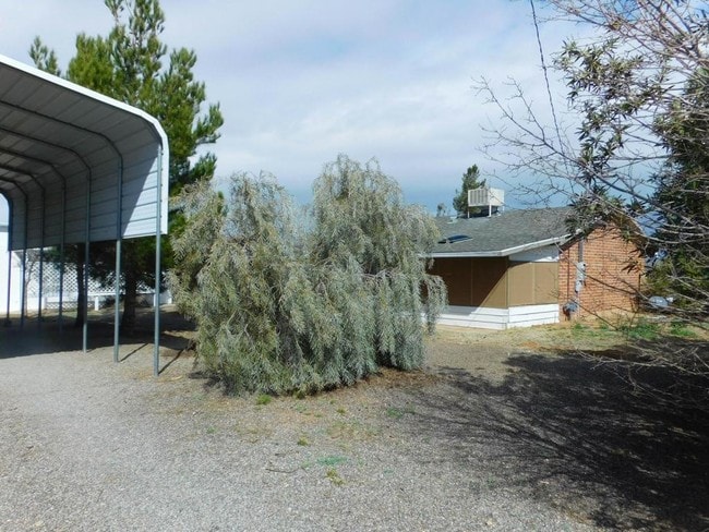 Building Photo - 307 N Ford