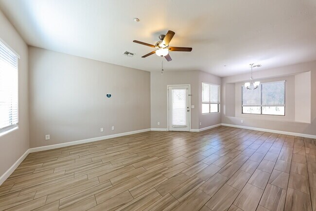 Building Photo - 15873 N 73rd Ln