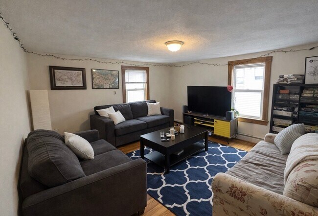 Foto del edificio - 585 Somerville Ave