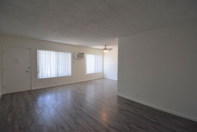 Foto del edificio - 12050 Tiara St