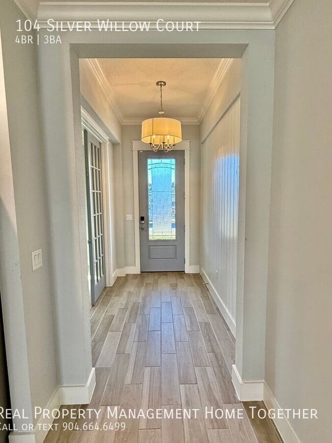 Foto del edificio - 104 Silver Willow Ct