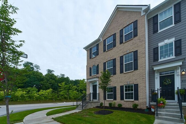 Building Photo - Beautiful Brand New,Townhome in Great Carm...