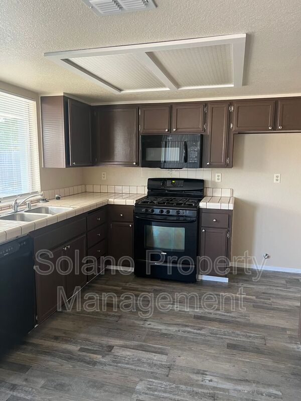 Foto del edificio - 300 Kendrick Ln