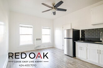 Building Photo - 744 Beacon Ave