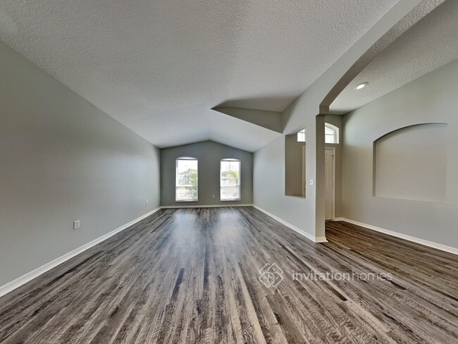 Building Photo - 1525 Baythorn Dr