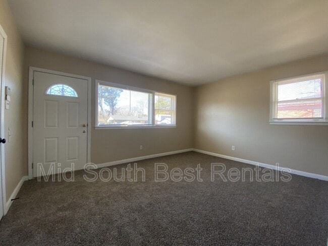 Building Photo - 4588 Windward Dr