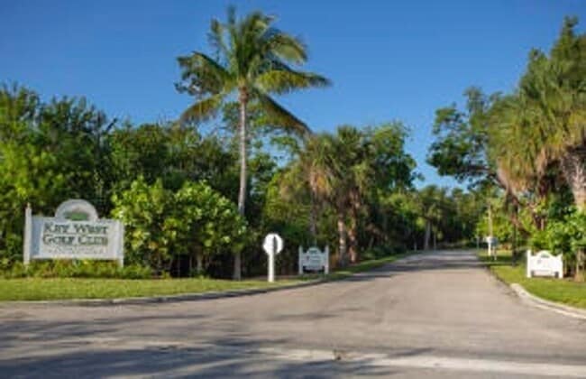 Foto del edificio - 2 Bedroom 1 Bathroom Golf Club Townhouse 1 year rental