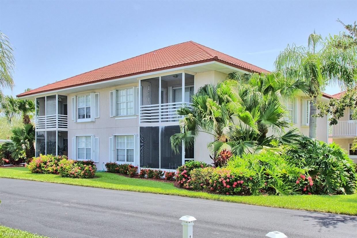 Foto principal - 300 Grand Royale Cir
