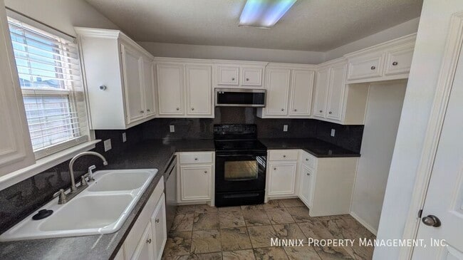 Building Photo - 6704 9th St