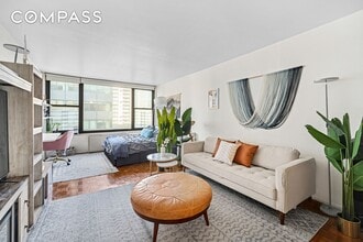 Building Photo - 117 W 57th St