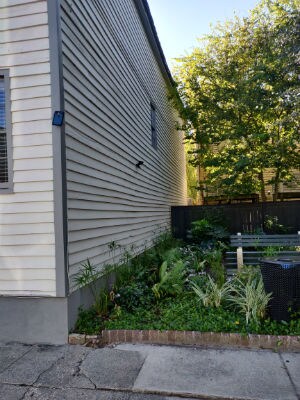 Building Photo - Renovated Historic Charleston Single