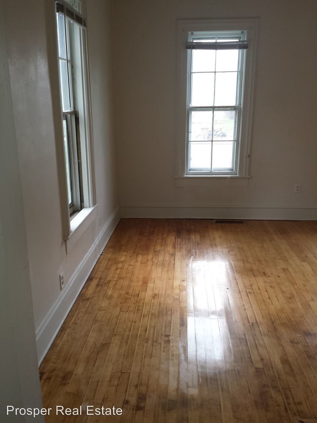 Building Photo - 1 br, 1 bath Apartment - 828 Chippewa Street