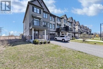 Building Photo - 550 Petrichor Cres