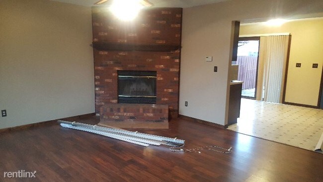 Building Photo - 2539 Farragut Dr