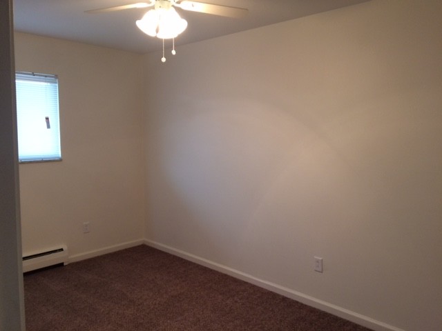 Foto del edificio - 2221 N Reynolds Rd