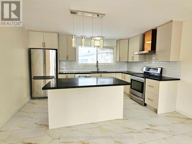 Building Photo - 38 Sherry Ln