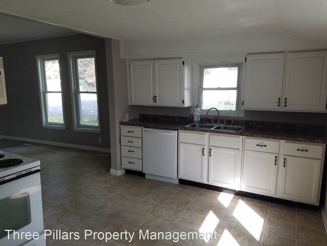 Building Photo - 3 br, 1 bath House - 217 1st St. SE