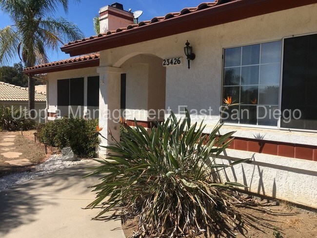 Foto del edificio - 4 Bedroom Home in San Diego County Estates