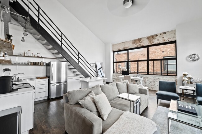 Building Photo - 3309 Blake St