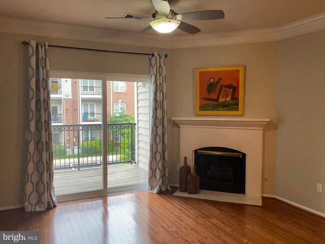 Foto del edificio - 1570 Spring Gate Dr.