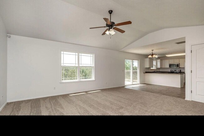 Foto del edificio - 523 Amber Ave