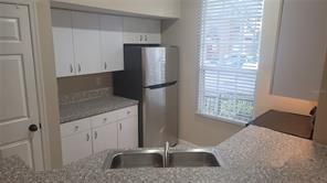Foto del edificio - 6396 Raleigh St
