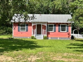 Building Photo - 801 N Pine St