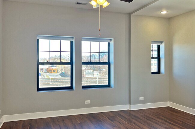 Foto del edificio - 100-112 S. Harvey Ave. and 223-227 South Blvd.