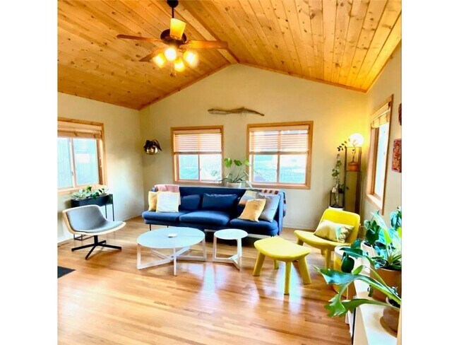 Foto del edificio - 3312 Xenwood Ave S