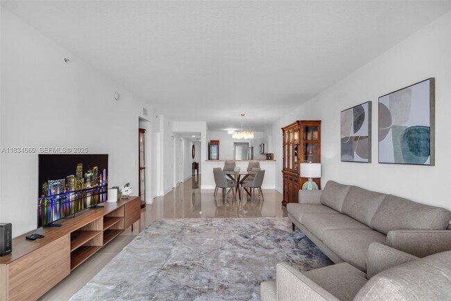 Foto del edificio - 18100 N Bay Rd