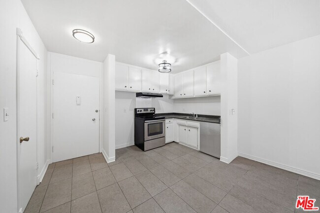 Foto del edificio - 425 S Kenmore Ave