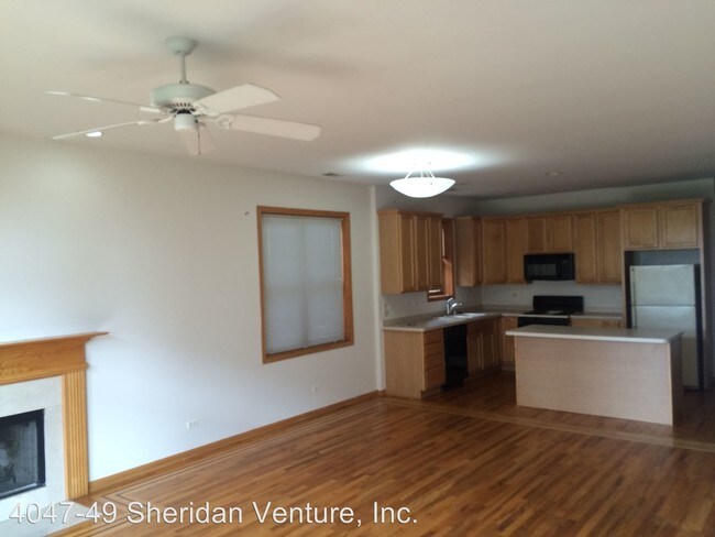 Foto del edificio - 4047-4049 N Sheridan Rd
