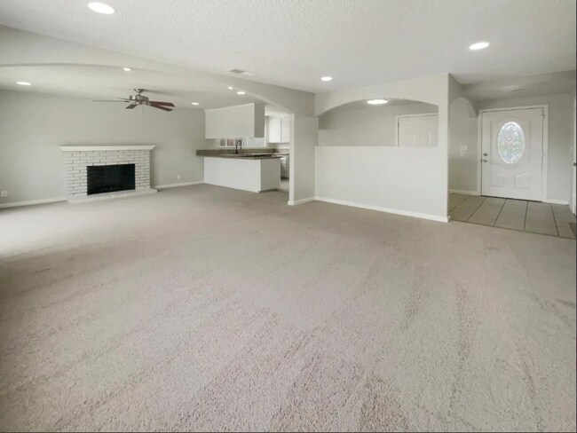 Foto del edificio - 5921 Hillsdale Blvd