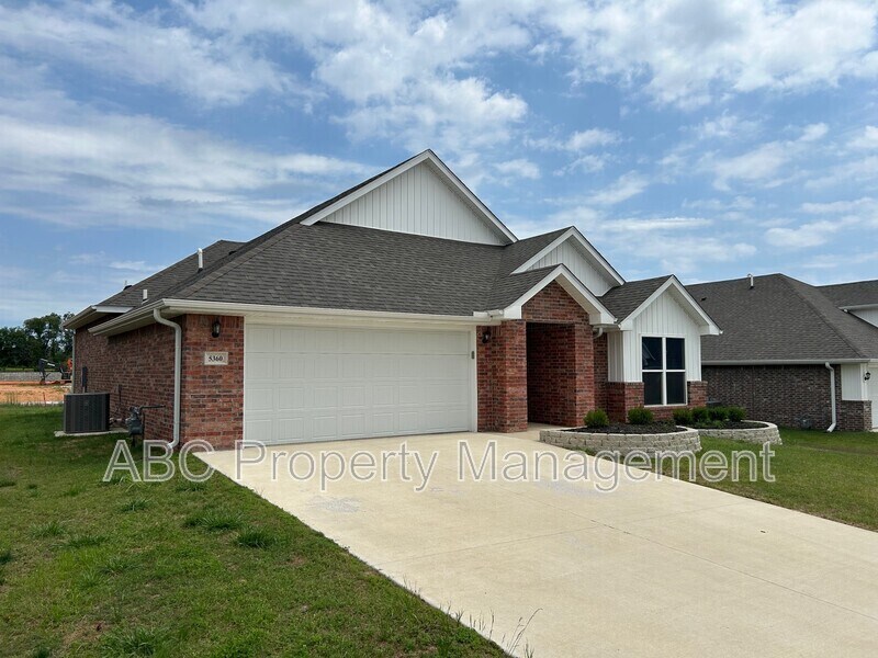 Foto principal - 5360 Little Fld Ave