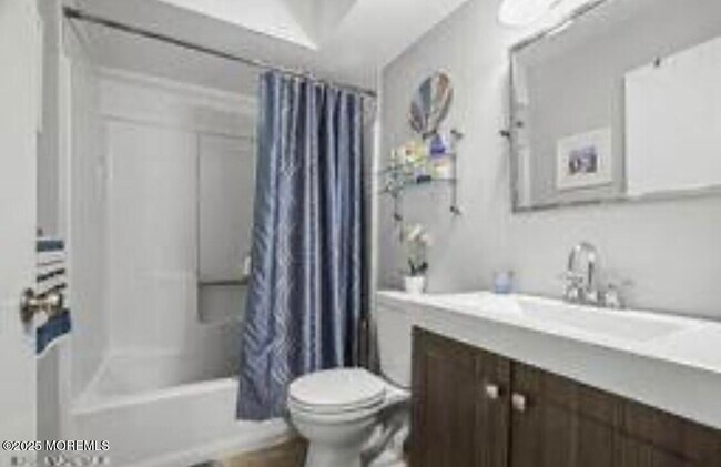 Building Photo - 111 5th Ave