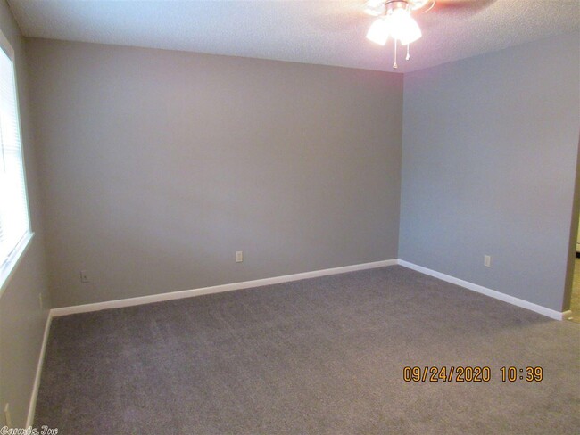 Building Photo - 409 Farris Rd