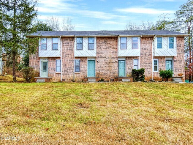 Building Photo - Knoxville 37923 - 2 bedroom, 1.5 bath home...