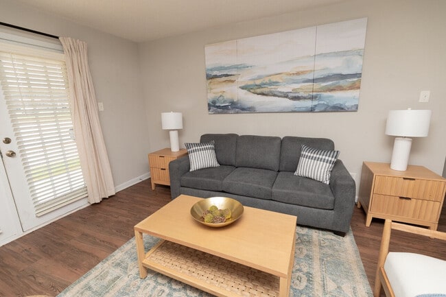 Building Photo - Crossings at Pinebrook