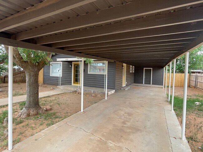 Foto del edificio - Fresh, Fun, 3-bed, 1-bath Lamesa Home