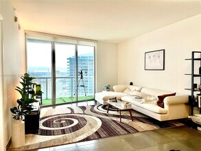 Building Photo - 465 Brickell Ave
