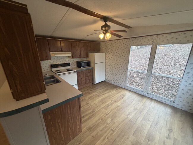 Foto del edificio - 1415 Eastview Rd