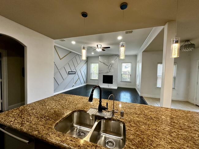 Foto del edificio - 13172 Deep River Dr